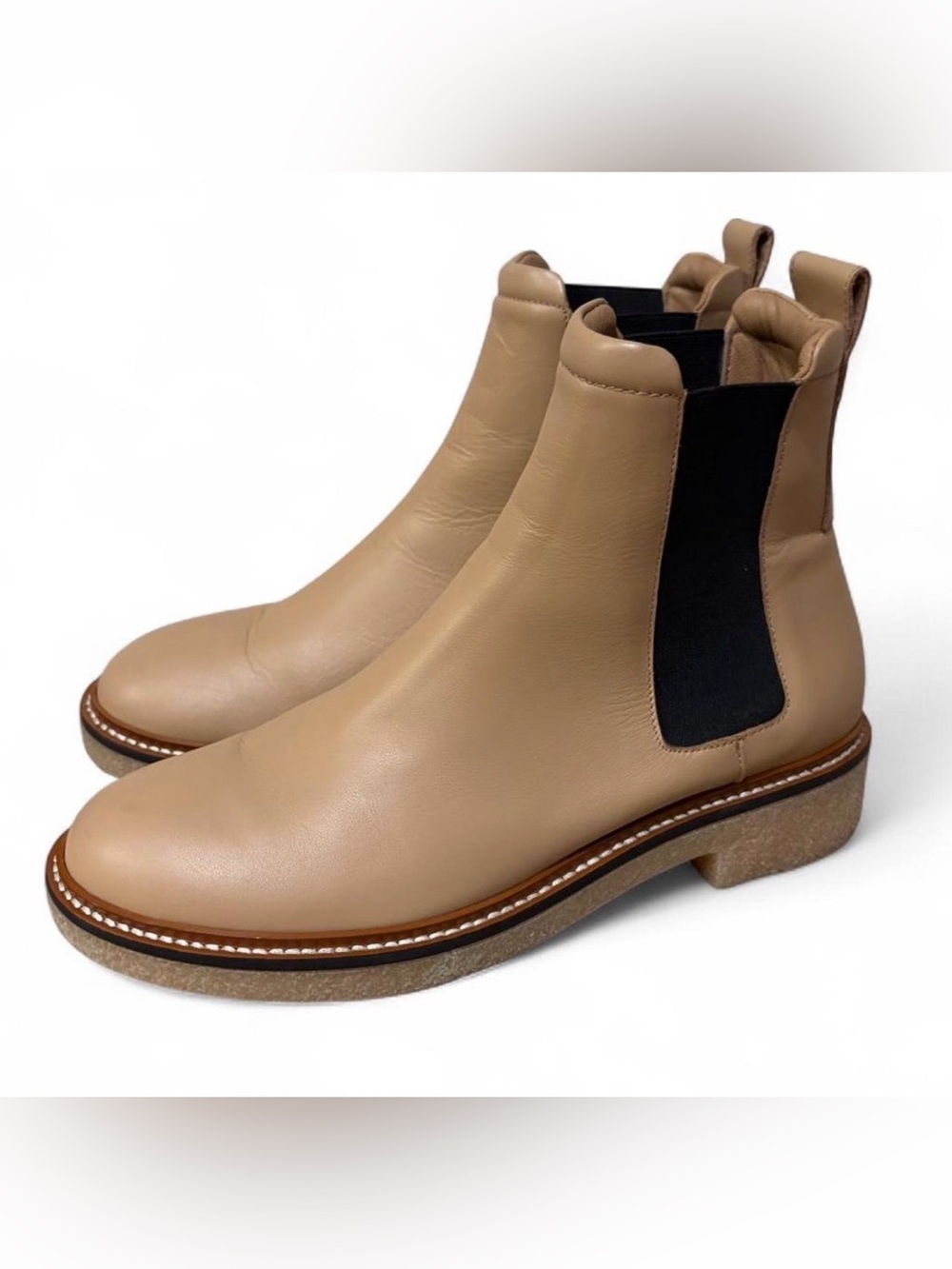 Everlane Chelsea Boots Womens Size 6.5 Beige Leather Ankle Round Toe Pull On